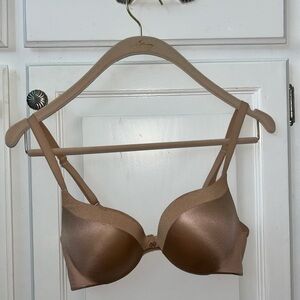 Victoria Secret Elegant Tan Women's Push-Up Bra, 32 B, never worn